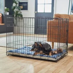 Frisco Plush Tri-fold Arrow Print Dog Crate Mat 13 Frisco Plush Tri-fold Arrow Print Dog Crate Mat -Frisco 255998 PT5. AC SS1800 V1616121684