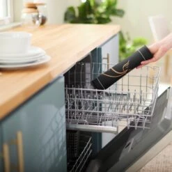 Frisco Silicone Fish Print Dog & Cat Food Mat, Black 13 Frisco Silicone Fish Print Dog & Cat Food Mat, Black -Frisco 311953 PT5. AC SS1800 V1642543891